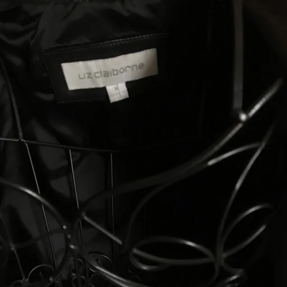 HOST PICK Liz Claiborne Black Leather Jacket w/zipper closure tiny blemish Sz. M - Picture 7 of 11